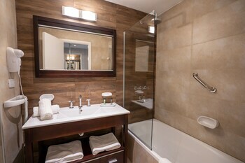 Hotel Howard Johnson By Wyndham La Plata