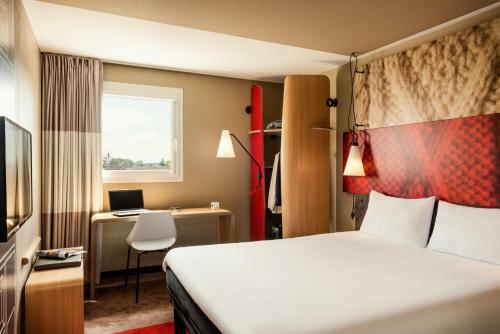 Hotel Ibis Massy