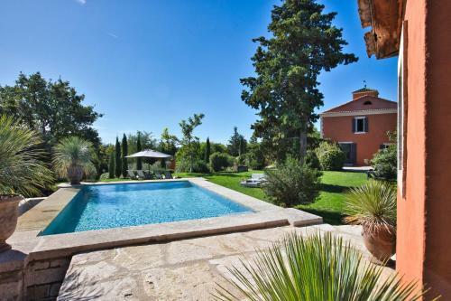 Ch�teau Des Cinq Cantons