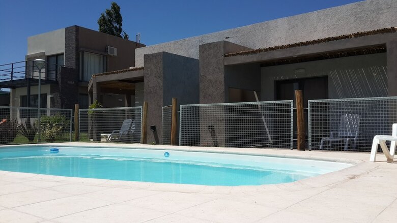 Hotel Cabanas Bonarda