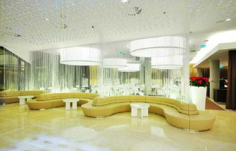 Hotel NH Bratislava Gate One