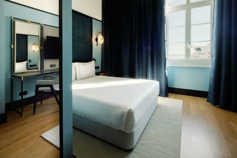The Editory Riverside Santa Apol�nia Hotel