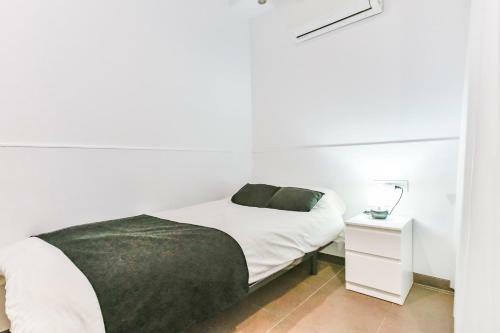 Hostal Laramond Barcelona Rooms
