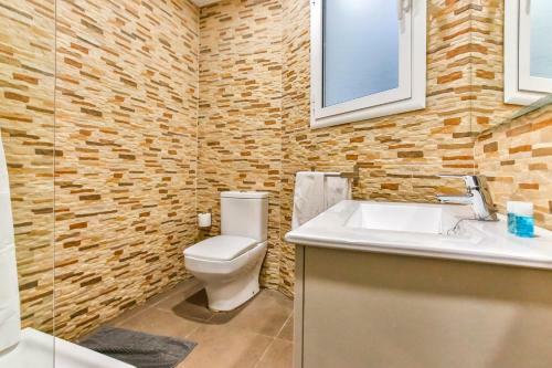 Hostal Laramond Barcelona Rooms