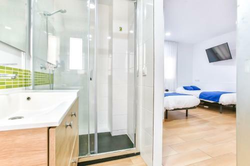 Hostal Laramond Barcelona Rooms