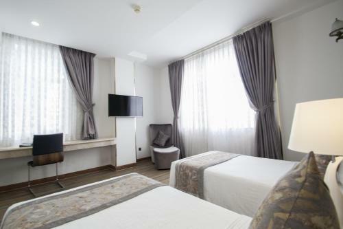 Acnos Grand Hotel