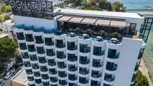Hotel Signature Blue Resort