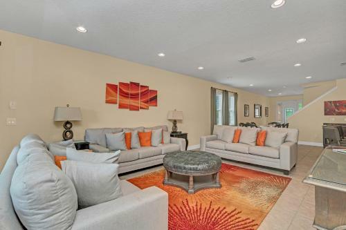 Modern Villa Wprivate Pool And Air Hockey Table