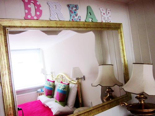 Hostal P&j Hotel