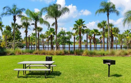Apartamento 4816 Cayview Ave #306