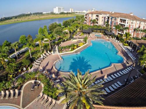 3br 2bath Condo Balcony 5min Conv Center 1388ft