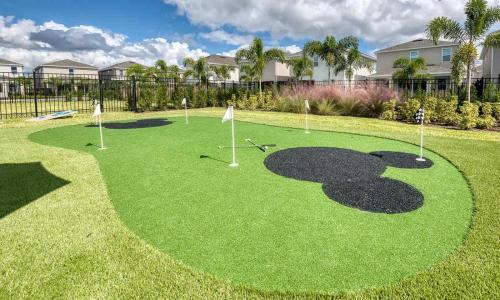 Dazzling 8 Bdrm Home With Putting Green At Encore