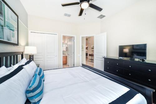 Bright 5br Villa Private Pool Spa 2 Miles To Disney
