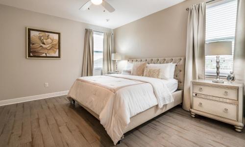 Large 9 Bdrm Property With Private Pool And Spa In Encore
