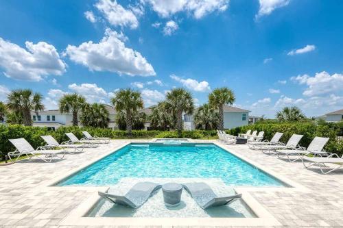 Spacious 8 Bdrm Home With South Facing Pool In Encore
