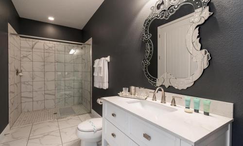 Spacious 8 Bdrm Retreat With Pool And Spa In Encore