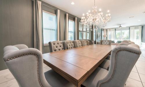 Spacious 8 Bdrm Retreat With Pool And Spa In Encore