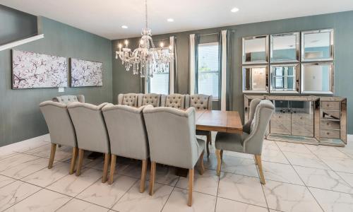 Spacious 8 Bdrm Retreat With Pool And Spa In Encore