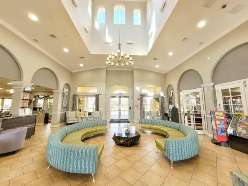 3br 2bath Condo Balcony 5min Conv Center 1410ft
