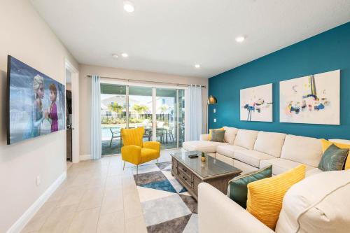 Dazzling 6 Bdrm Home W Theater At Encore