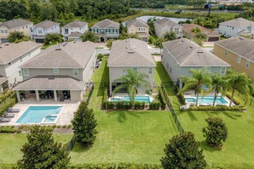 8 Bedrooms - 7 Bathrooms - Encore 7502 Ma