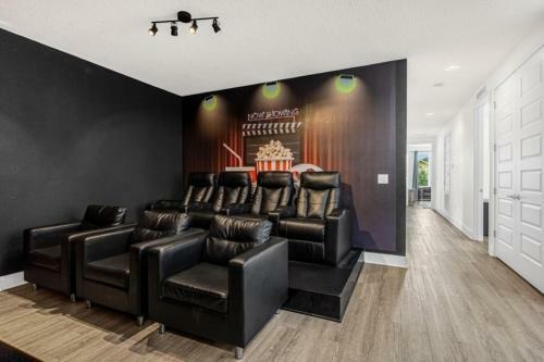 8 Bedrooms - 7 Bathrooms - Encore 7502 Ma