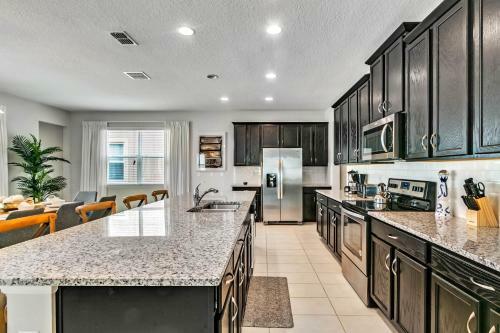 5 Bedrooms - 5,5 Bathrooms - Solara 1760 Sp