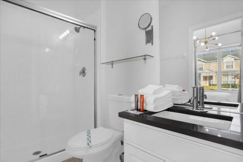 3 Bedrooms - 3 Bathrooms - Windsor Hills 7662 Sr