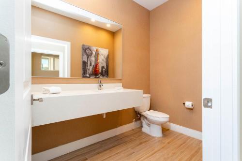 Splendid 3 Bd Close To Disney @ Magic Village 7486