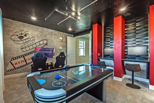 6 Bedrooms - 6 Bathrooms - Encore 7767 Wd