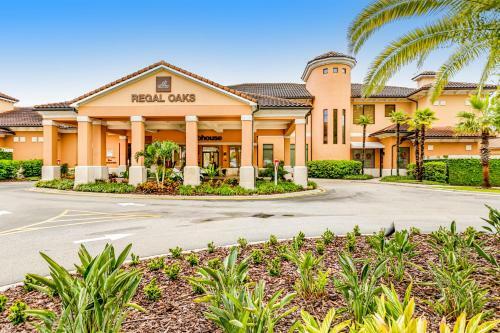Modern Retreat At Regal Oaks Resort