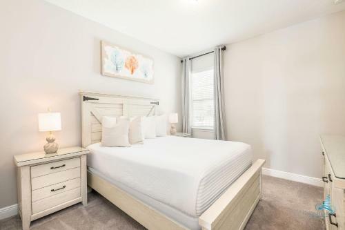 Newly Built Luxury 5bd Home W Private Pool & Spa