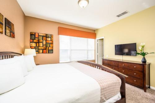 New Listing Beautiful Townhome - 4026