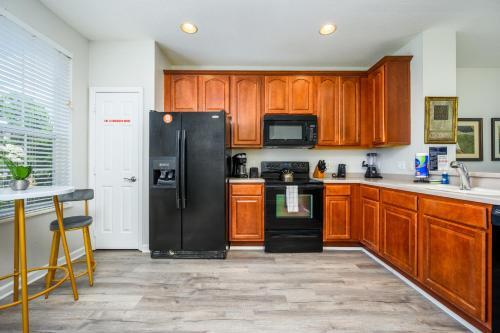 New Listing Beautiful Townhome - 4026