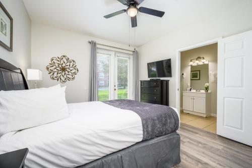 New Listing Beautiful Townhome - 4026