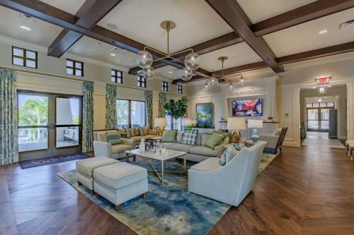 4 Bedrooms - 4,5 Bathrooms - Solara 8964 Ad