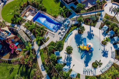 4 Bedrooms - 4,5 Bathrooms - Solara 8964 Ad