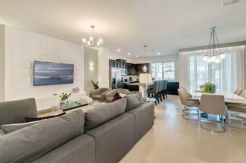4 Bedrooms - 4,5 Bathrooms - Solara 8964 Ad