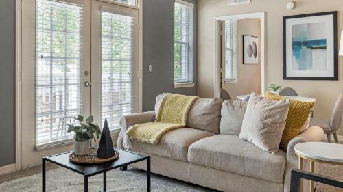 Modern Apartment In Prime Location Id4577x6