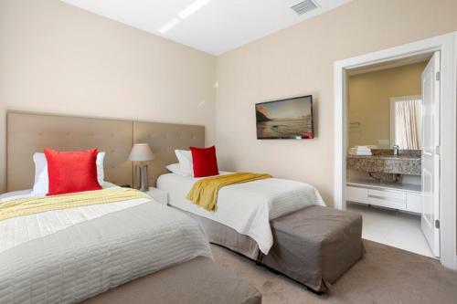 4 Bedroom- 4,5 Bathroom Magic Village 3239 Ba