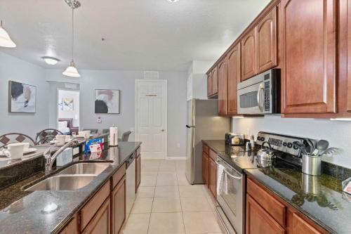 Apartamento 4804 Cayview Avenue 305