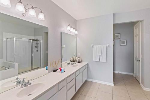 Apartamento 4804 Cayview Avenue 305