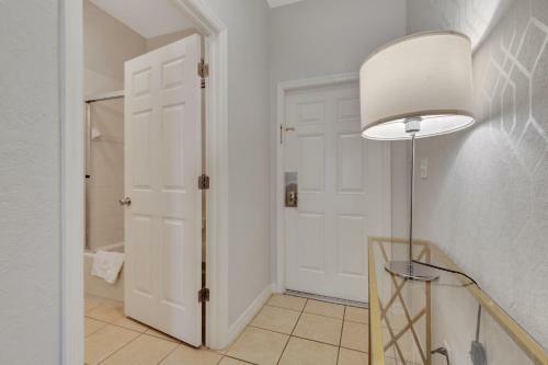 Water Park Resort 4bd Modern W Private Jacuzzi
