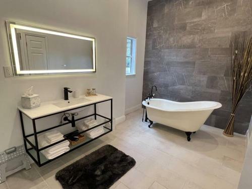 Apartamento Beautiful 2nd Floor Apt 3 Bed /2 Bath In Downtown