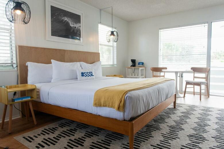 Hotel Sea Spray Inn