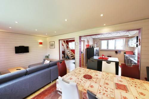 Chalet En Couleurs