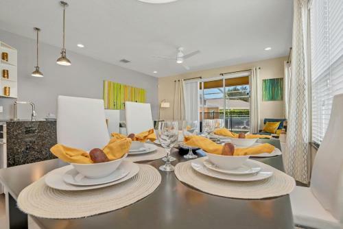 Serenity - 3 Bed 3 Baths Townhome