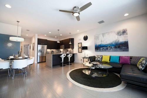 Serenity - 3 Bed 3 Baths Townhome