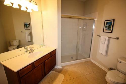 It902 - Vista Cay Resort - 3 Bed 2 Baths Condo
