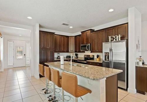 371 P Luxury Villa- New Listing